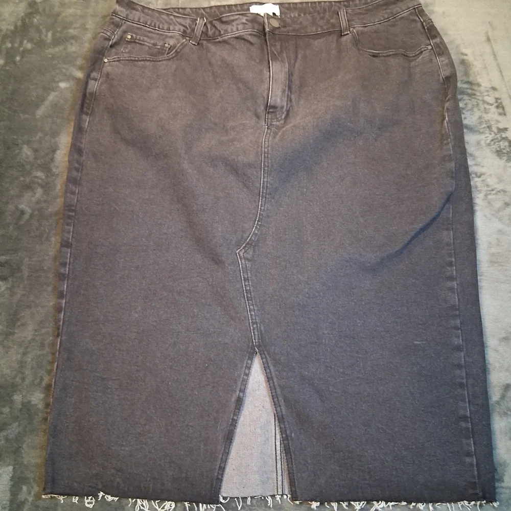 NWT Lost Ink Denim Midi Skirt Womens 24 Black Raw Hem Front‎ Slit High Waist